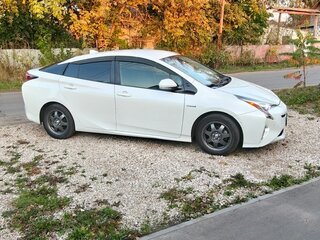 2018 Toyota Prius IV (XW50), белый, 1750000 рублей, вид 2