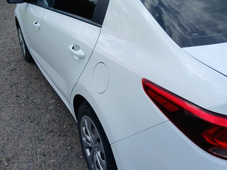 2018 Kia Rio IV, белый, 930000 рублей, вид 4