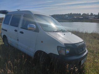 2000 Toyota Lite Ace V, белый, 300000 рублей, вид 2