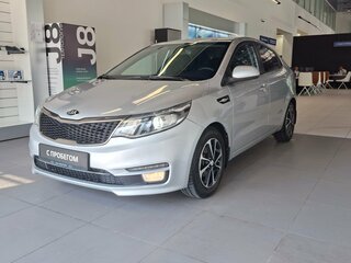 2015 Kia Rio III Рестайлинг, серый, 1050000 рублей, вид 1
