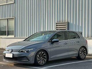 2022 Volkswagen Golf VIII, серый, 2020000 рублей, вид 3