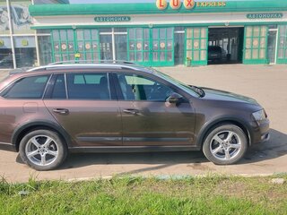 2015 Skoda Octavia Scout III (A7), коричневый, 1600000 рублей, вид 5