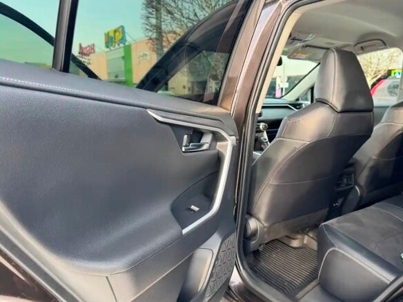 2022 Toyota RAV4 V (XA50), серый, 4450000 рублей - вид 3