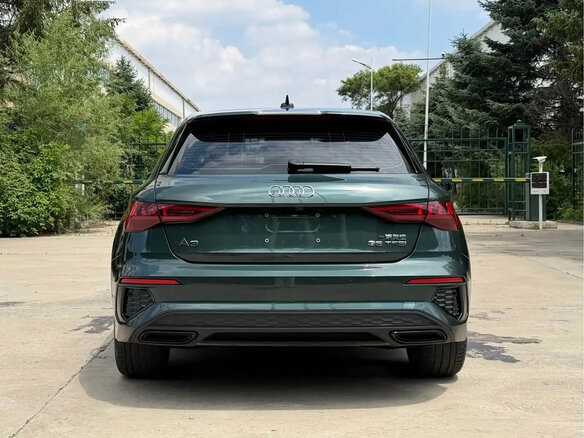 2023 Audi A3 Sportback 35 TFSI IV (8Y), зелёный, 2300000 рублей - вид 4