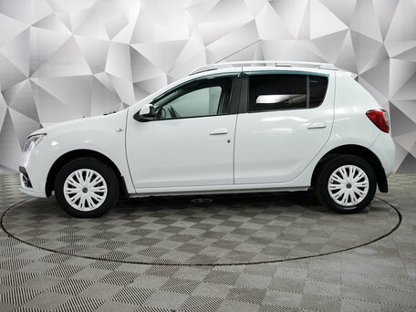 2018 Renault Sandero II Рестайлинг, белый, 691000 рублей, вид 2