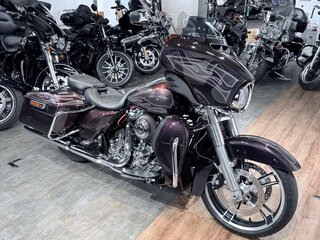 2017 Harley-Davidson Street Glide, фиолетовый, 1799000 рублей, вид 2