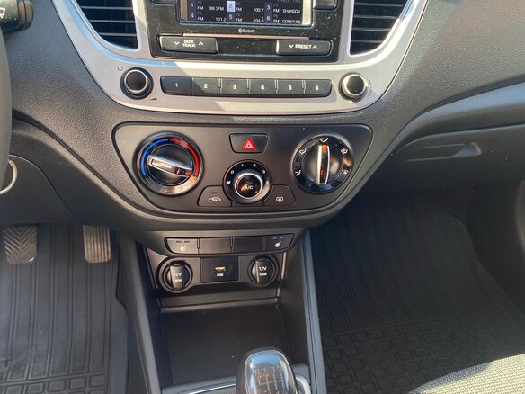 2020 Hyundai Solaris II Рестайлинг, белый, 1280000 рублей - вид 19
