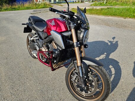 2020 Honda CB 650R, красный, 899990 рублей, вид 1