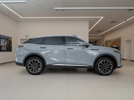 2025 Exeed RX, серый, 5119590 рублей, вид 4
