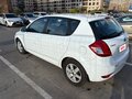 2011 Kia Ceed I Рестайлинг, белый, 700000 рублей - вид 1