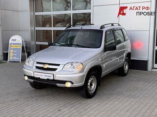 2013 Chevrolet Niva I Рестайлинг, серебристый, 460000 рублей, вид 3