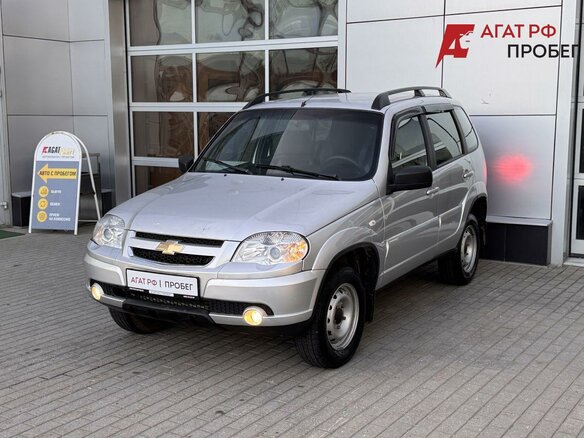 2013 Chevrolet Niva I Рестайлинг, серебристый - вид 2