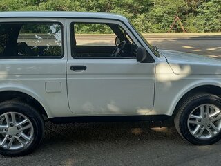2014 Lada (ВАЗ) 2121 (4x4) I Рестайлинг, белый, 430000 рублей, вид 3