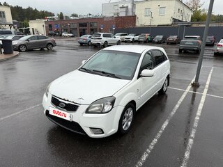 2011 Kia Rio II Рестайлинг, белый, 400000 рублей, вид 1