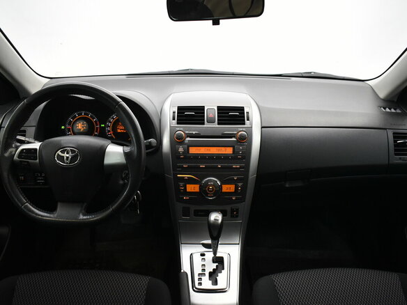 2010 Toyota Corolla X (E140, E150) Рестайлинг, серебристый - вид 4