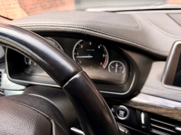 2015 BMW X6 30d II (F16), коричневый, 3850000 рублей - вид 24