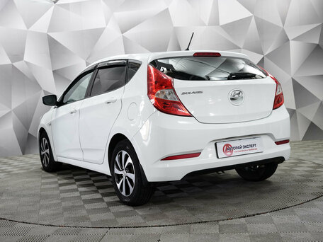 2016 Hyundai Solaris I Рестайлинг, белый, 696000 рублей, вид 3