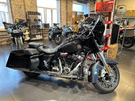 2019 Harley-Davidson CVO Street Glide, серый, 2950000 рублей, вид 2