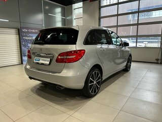 2012 Mercedes-Benz B-Класс 180 II (W246), серый, 850000 рублей, вид 4