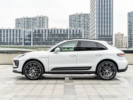 2023 Porsche Macan I Рестайлинг 2, белый, 5940000 рублей, вид 3