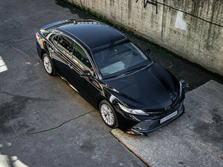 2020 Toyota Camry VIII (XV70), чёрный, 3049999 рублей, вид 5
