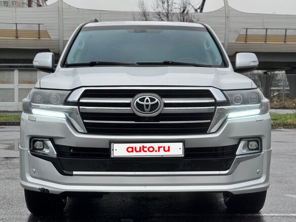 2012 Toyota Land Cruiser 200 Series Рестайлинг 1, серебристый - вид 23