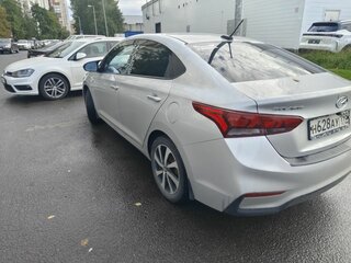 2017 Hyundai Solaris II, серебристый, 989000 рублей, вид 4