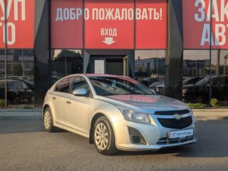 2013 Chevrolet Cruze I Рестайлинг, серебристый, 790000 рублей, вид 3