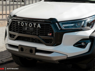 2025 Toyota Hilux VIII Рестайлинг 2, белый, 7800000 рублей, вид 3
