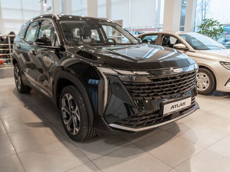 2026 Geely Atlas II, чёрный, 3909990 рублей, вид 4