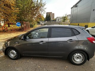 2016 Kia Rio III Рестайлинг, серый, 850000 рублей, вид 2