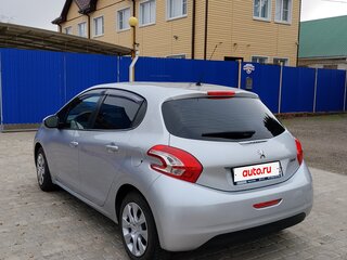 2013 Peugeot 208 I, серебристый, 700000 рублей, вид 3