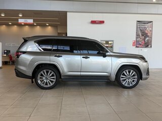 2022 Lexus LX 600 IV, серый, 15100000 рублей, вид 3