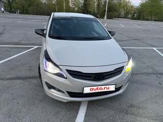 2014 Hyundai Solaris I Рестайлинг, бежевый, 950000 рублей, вид 4
