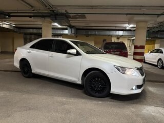 2014 Toyota Camry VII (XV50), белый, 1370000 рублей, вид 1