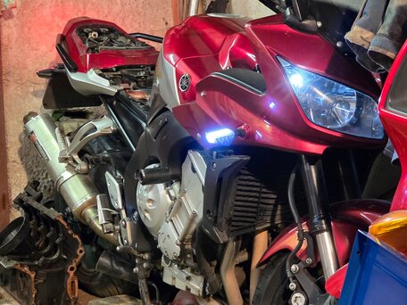 2009 Yamaha FZ1, красный, 550000 рублей, вид 1