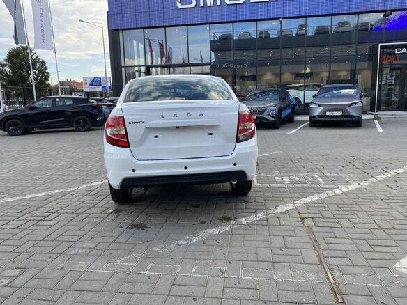 2026 Lada (ВАЗ) Granta I Рестайлинг, белый, 1188000 рублей - вид 6