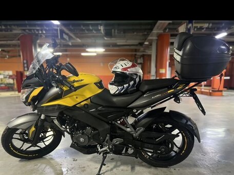 2019 Bajaj Pulsar NS 200, жёлтый, 195000 рублей, вид 1