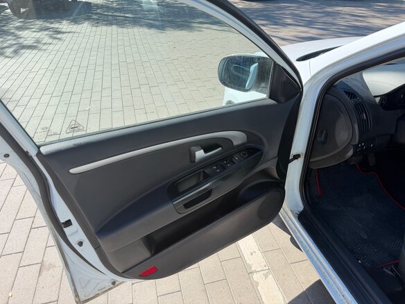 2011 Kia Ceed I Рестайлинг, белый, 805000 рублей - вид 19