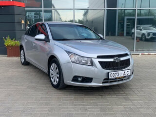 2011 Chevrolet Cruze I, серебристый, 669900 рублей, вид 2