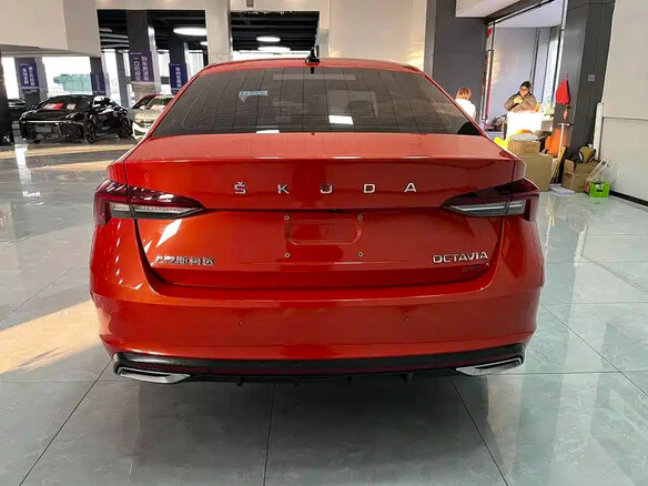 2022 Skoda Octavia IV (A8), пурпурный - вид 3