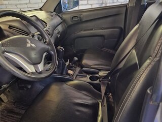 2014 Mitsubishi L200 IV, серебристый, 1600000 рублей, вид 4