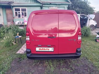 2011 Peugeot Partner, красный, 550000 рублей, вид 2