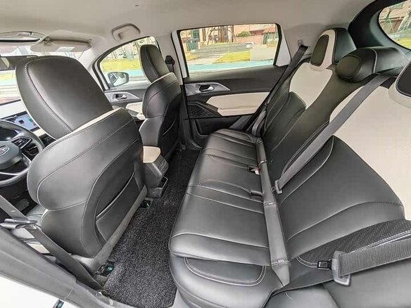 2024 Geely Geometry E 39.4 kWh, белый - вид 18