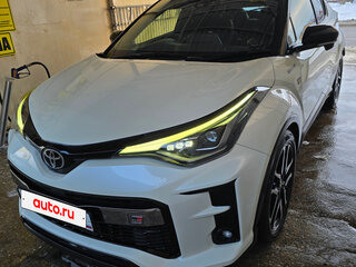2019 Toyota C-HR I Рестайлинг, белый, 2600000 рублей, вид 1