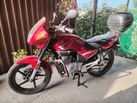 2021 Yamaha YBR125, красный, 255000 рублей, вид 4