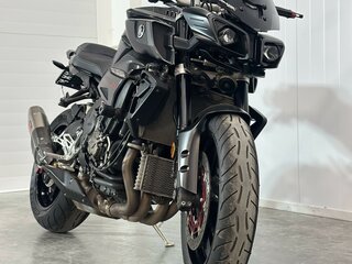 2018 Yamaha MT-10, чёрный, 1099000 рублей, вид 3