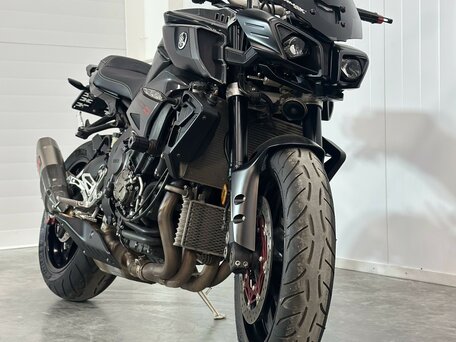 2018 Yamaha MT-10, чёрный, 1099000 рублей, вид 3