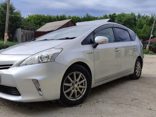 2012 Toyota Prius Alpha I (ZVW40/41), серебристый, 1370000 рублей, вид 1