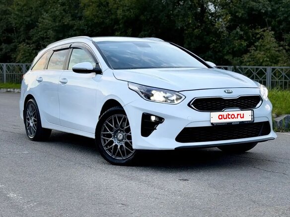 2019 Kia Ceed III, жёлтый, 1800000 рублей - вид 2